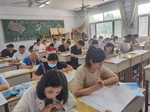 菏泽成人高考考试现场实景