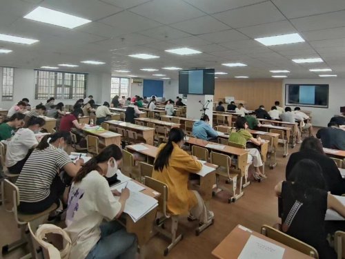 菏泽成人高考：报考专升本，学历是否有